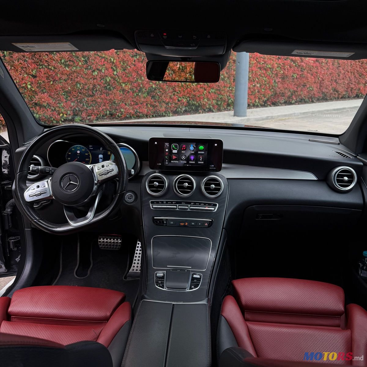 2020' Mercedes-Benz GLC photo #6