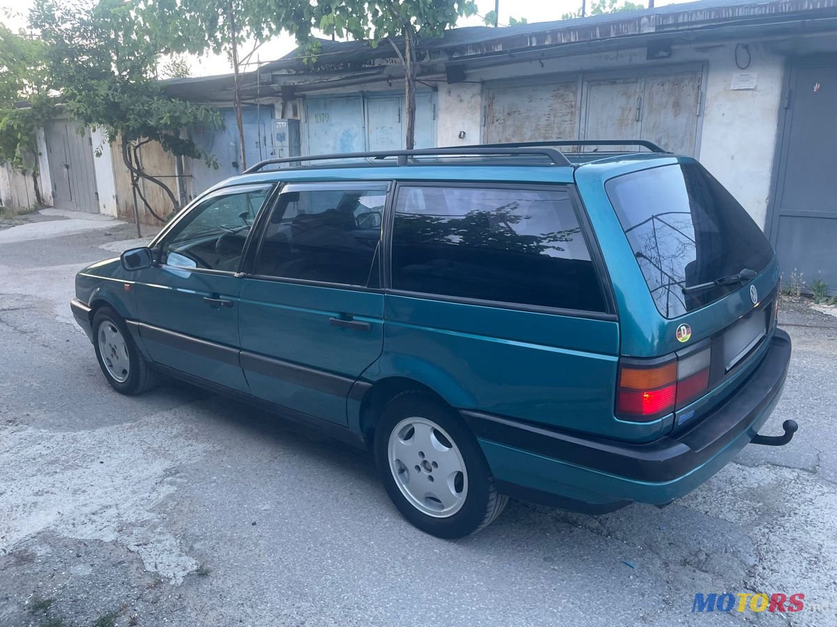 1992' Volkswagen Passat photo #3