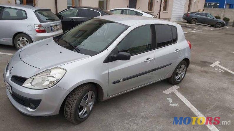 2009' Renault Clio photo #2