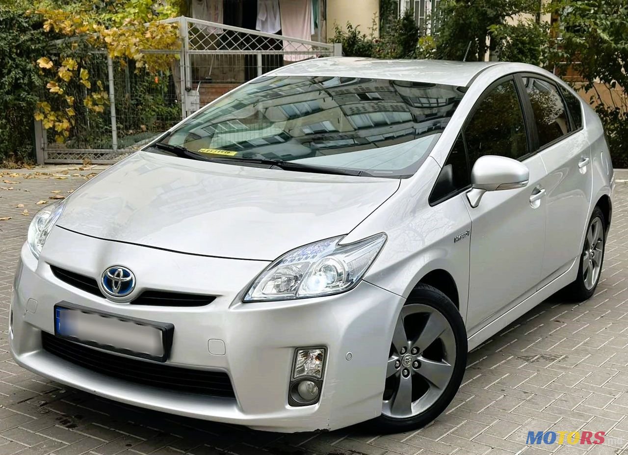 2010' Toyota Prius photo #3