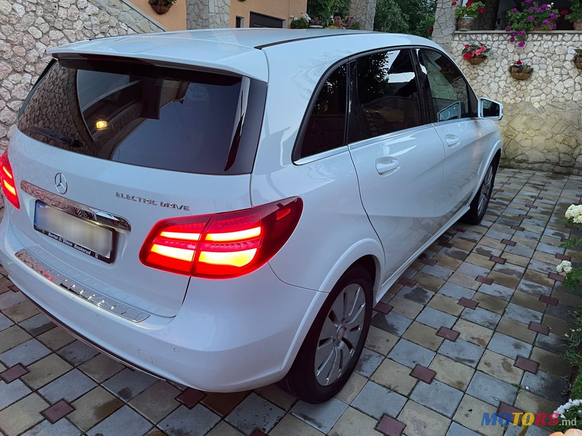 2014' Mercedes-Benz B-Class photo #3