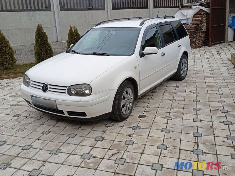 2001' Volkswagen Golf photo #3