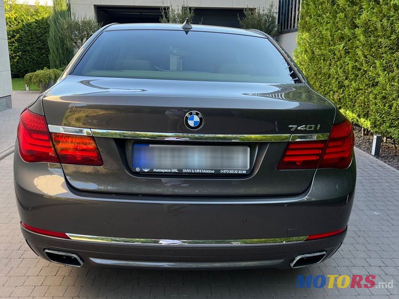 2012' BMW 7 Series photo #4