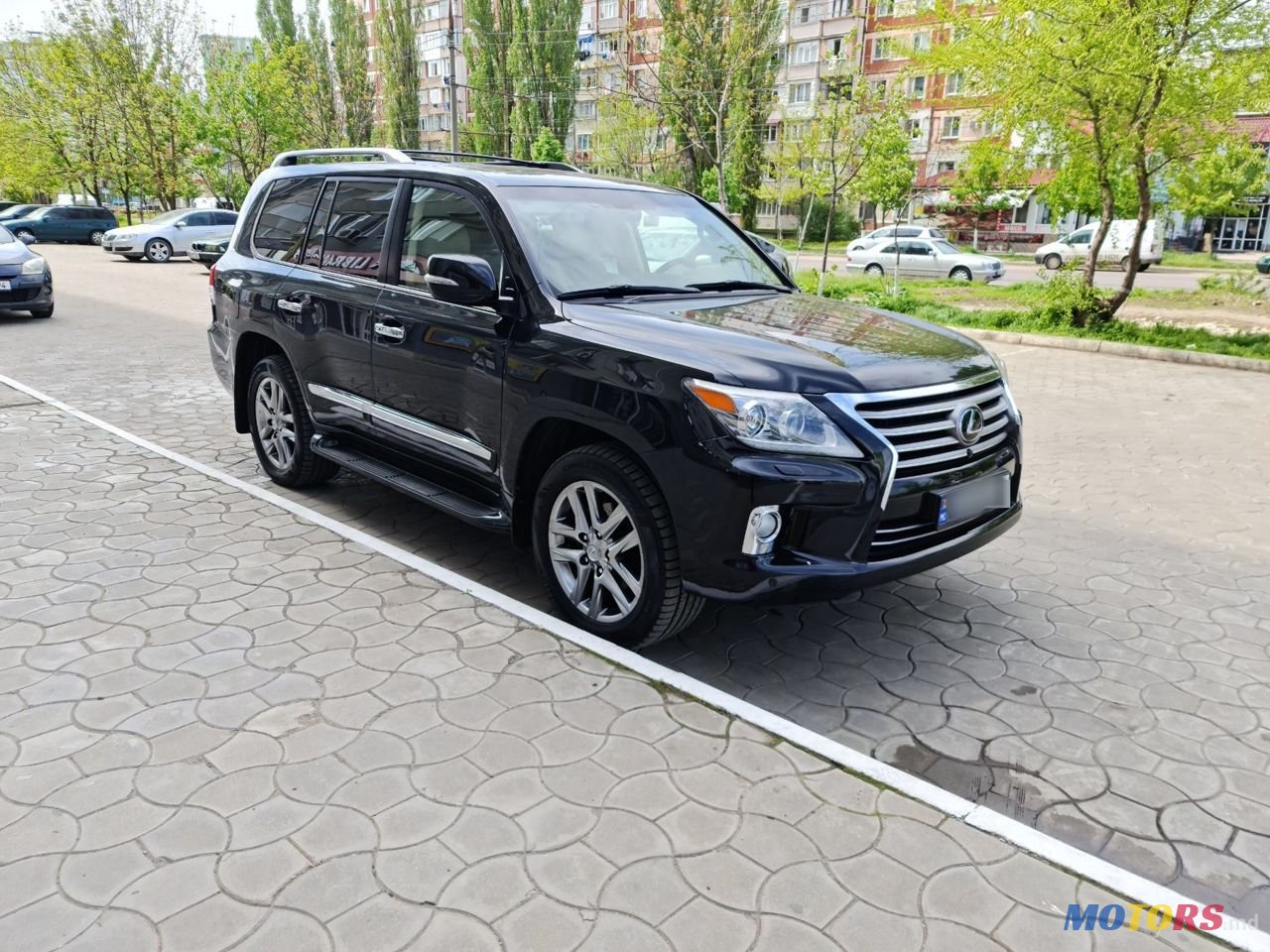 2013' Lexus Lx Series photo #2