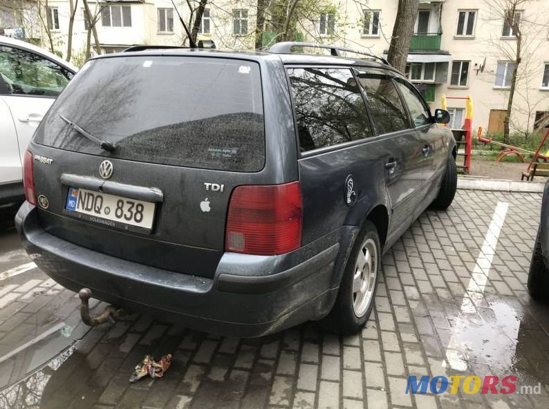 2000' Volkswagen Passat photo #2