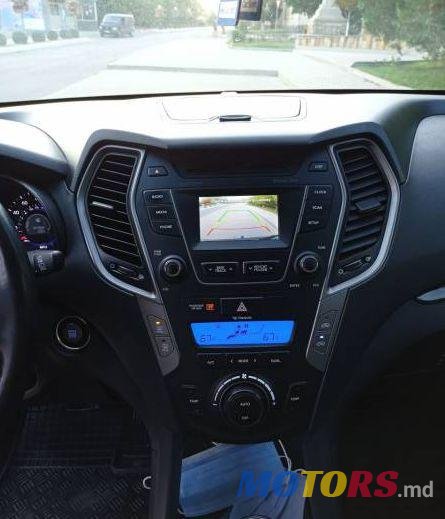 2013' Hyundai Santa Fe photo #4