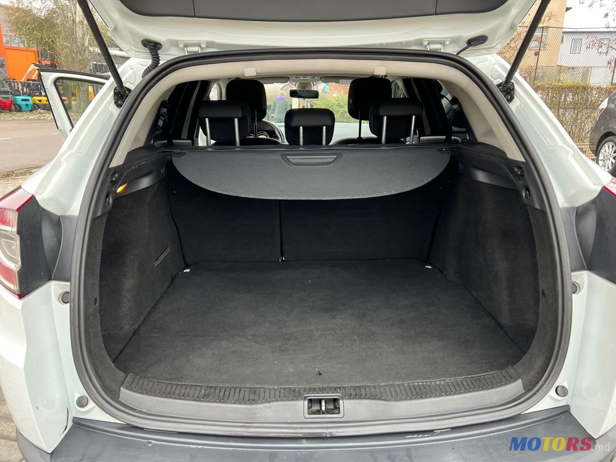 2012' Renault Megane photo #5