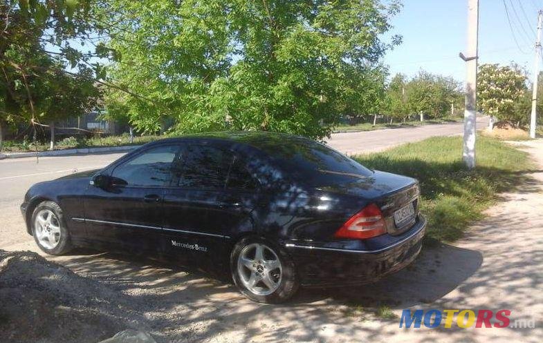 2001' Mercedes-Benz C photo #1