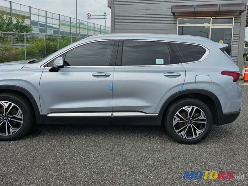 2018' Hyundai Santa Fe photo #2