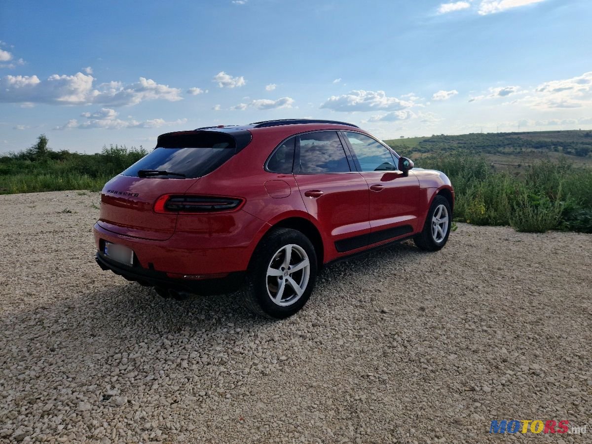 2018' Porsche Macan photo #3