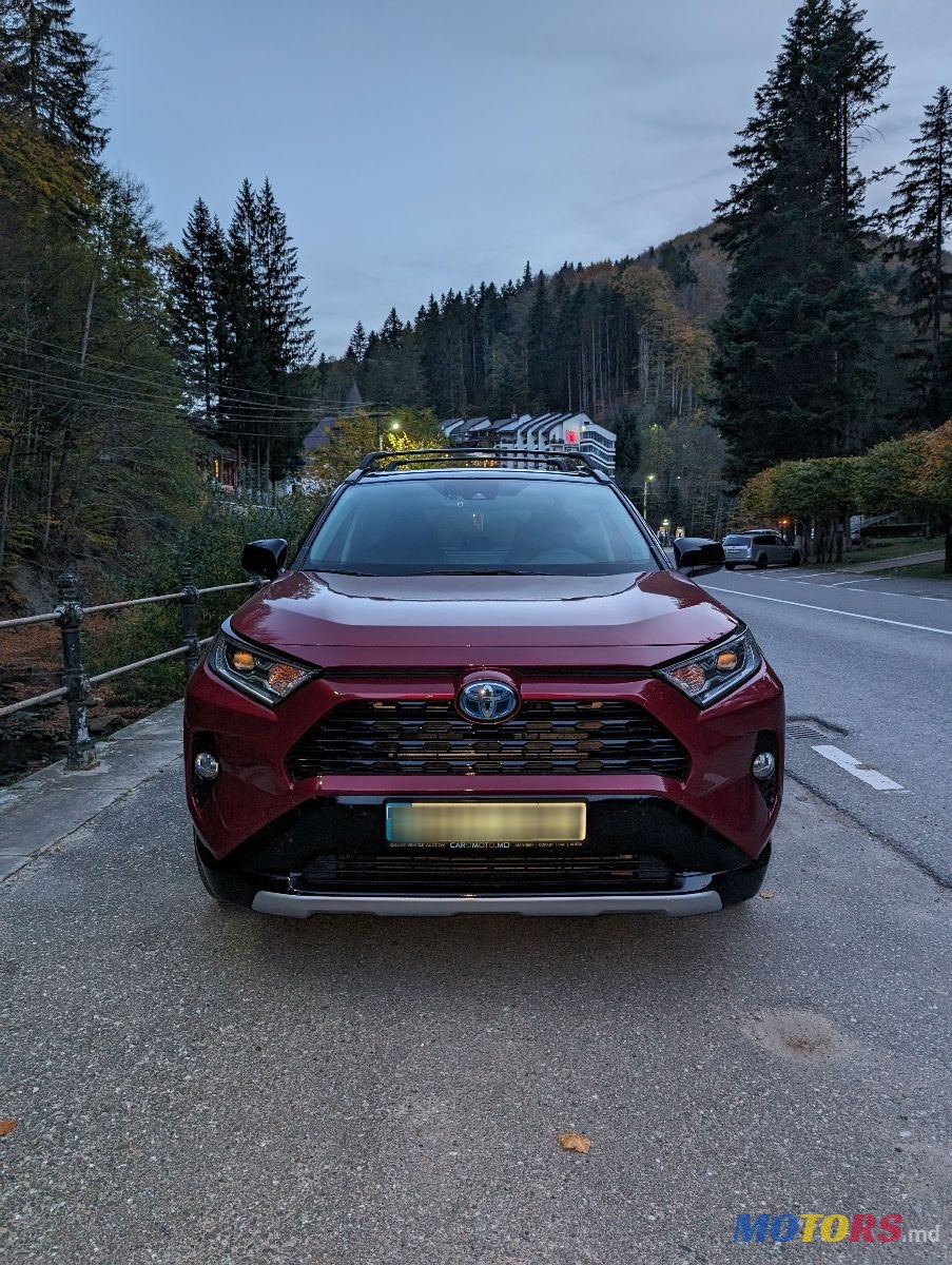 2020' Toyota RAV4 photo #3