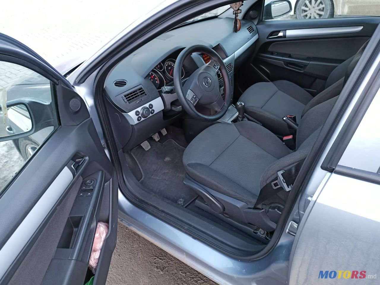 2006' Opel Astra photo #2