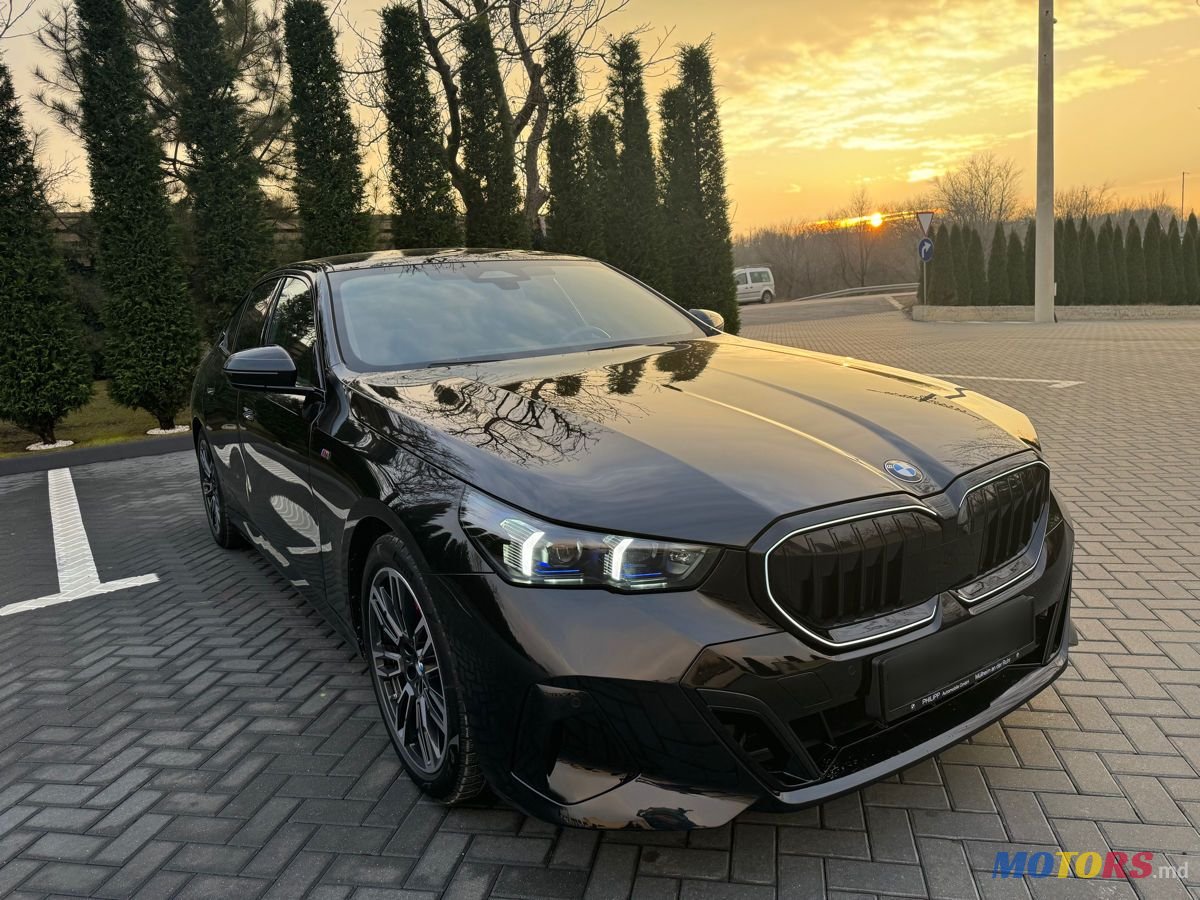 2024' BMW 5 Series photo #1