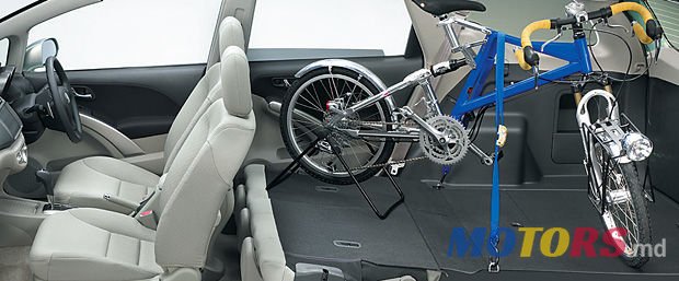 2007' Honda Stream photo #6