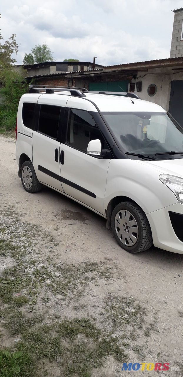 2010' Fiat Doblo photo #2