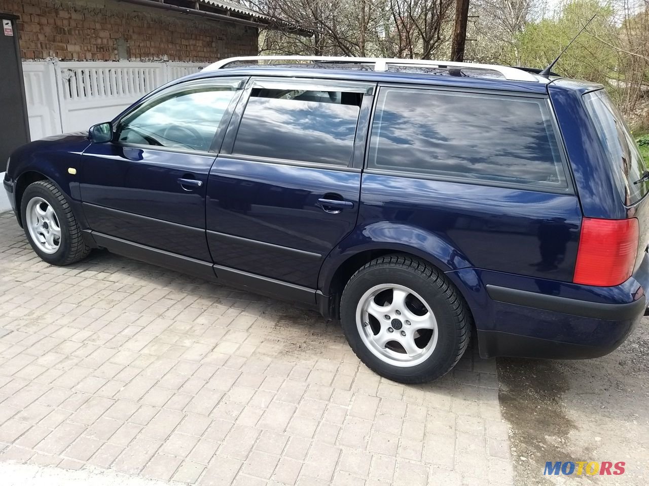 1999' Volkswagen Passat photo #1