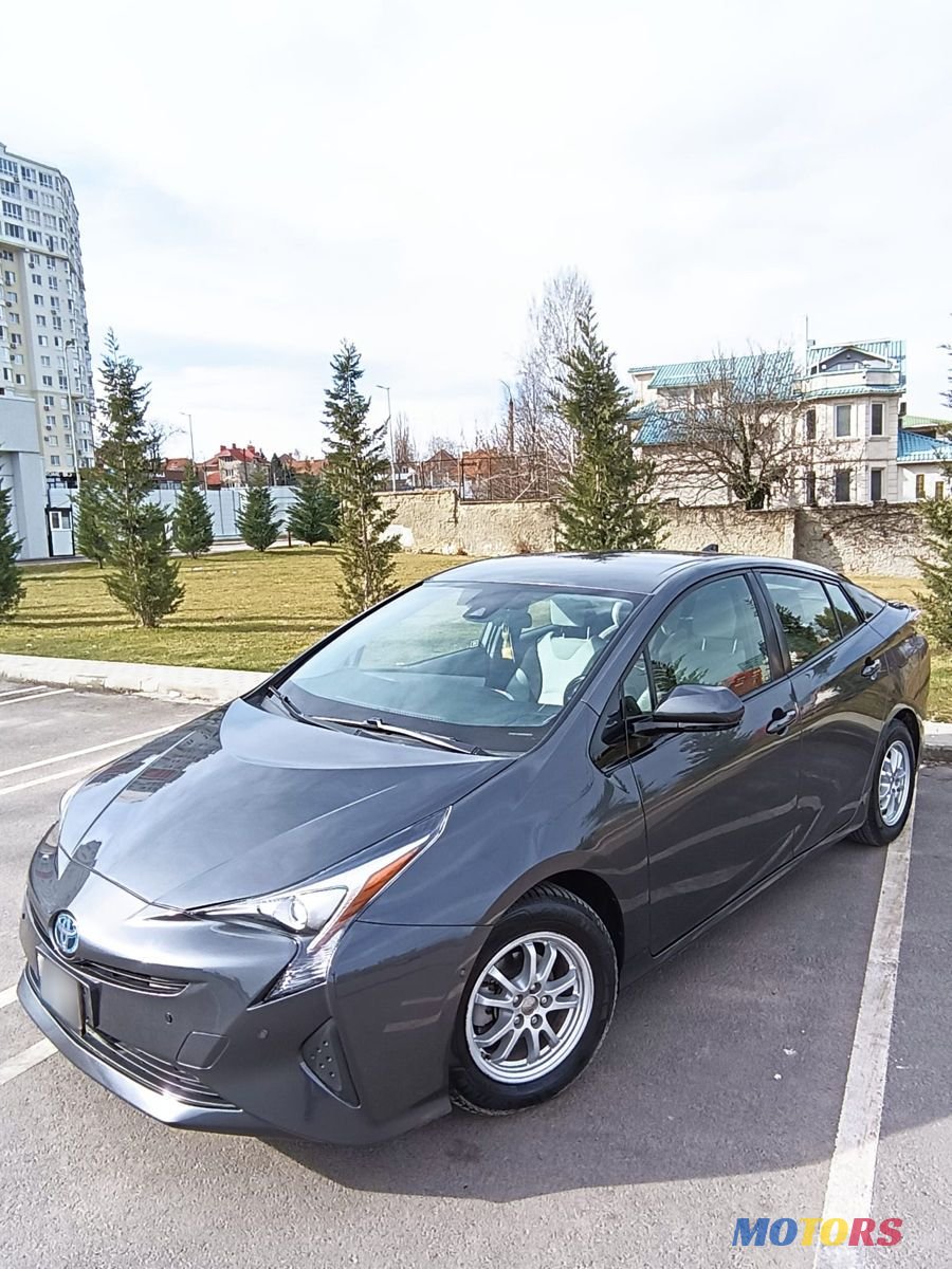 2017' Toyota Prius photo #3