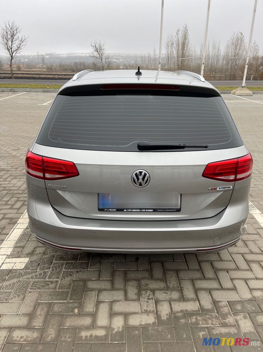 2017' Volkswagen Passat photo #4