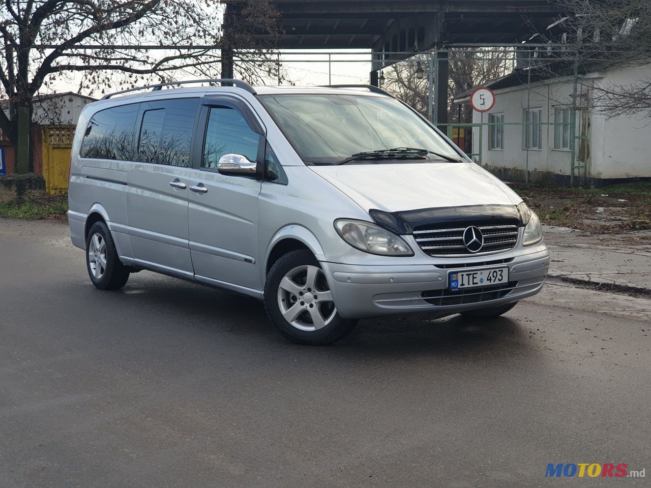 2005' Mercedes-Benz Viano photo #1
