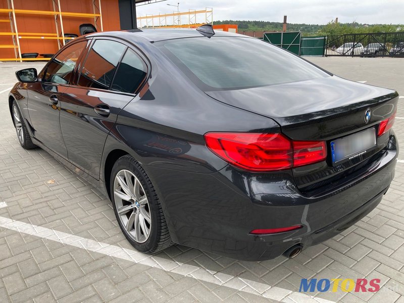 2017' BMW 5 Series photo #4