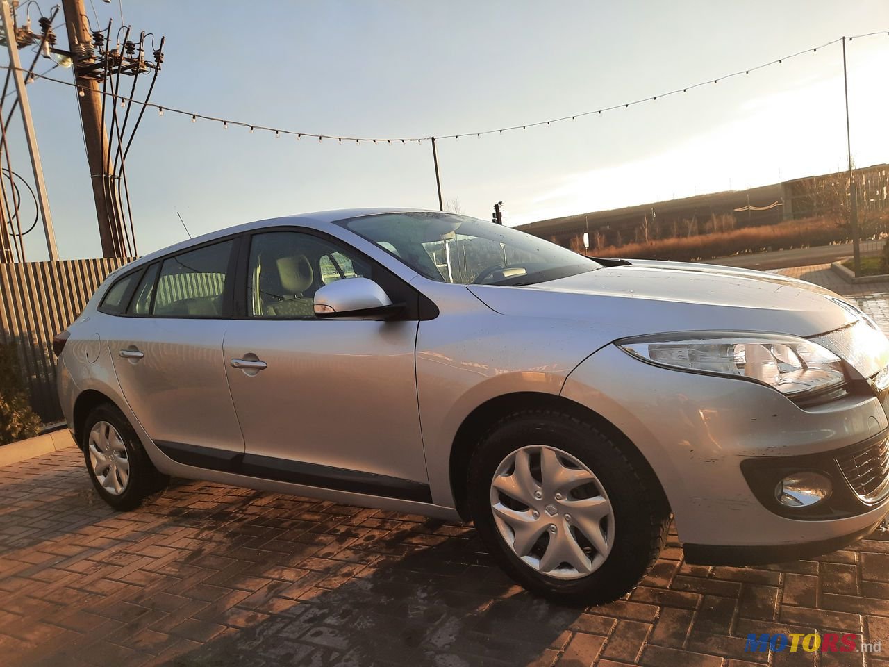 2012' Renault Megane photo #2