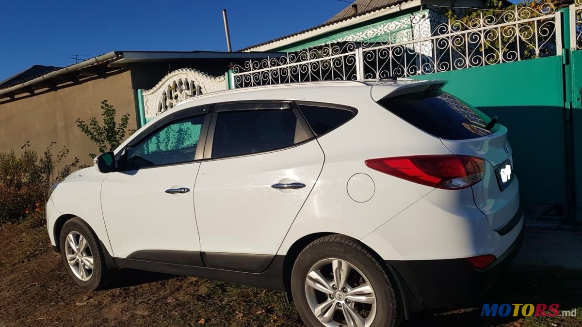 2011' Hyundai ix35 photo #6