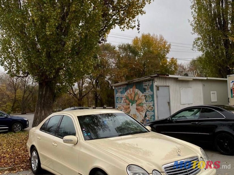 2004' Mercedes-Benz E Класс photo #6