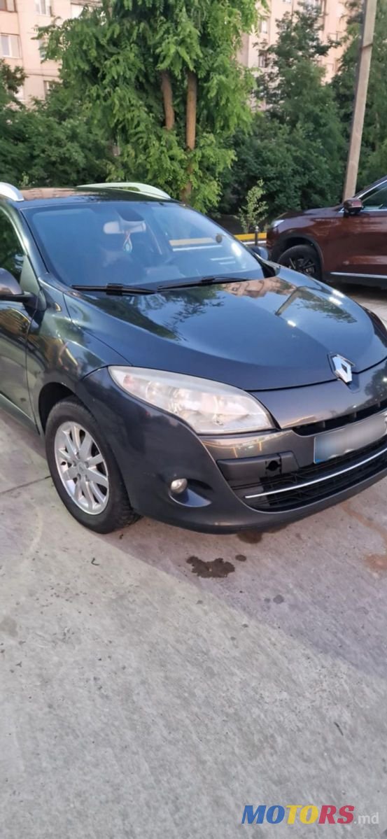 2010' Renault Megane photo #2