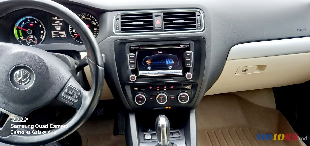 2013' Volkswagen Jetta photo #5