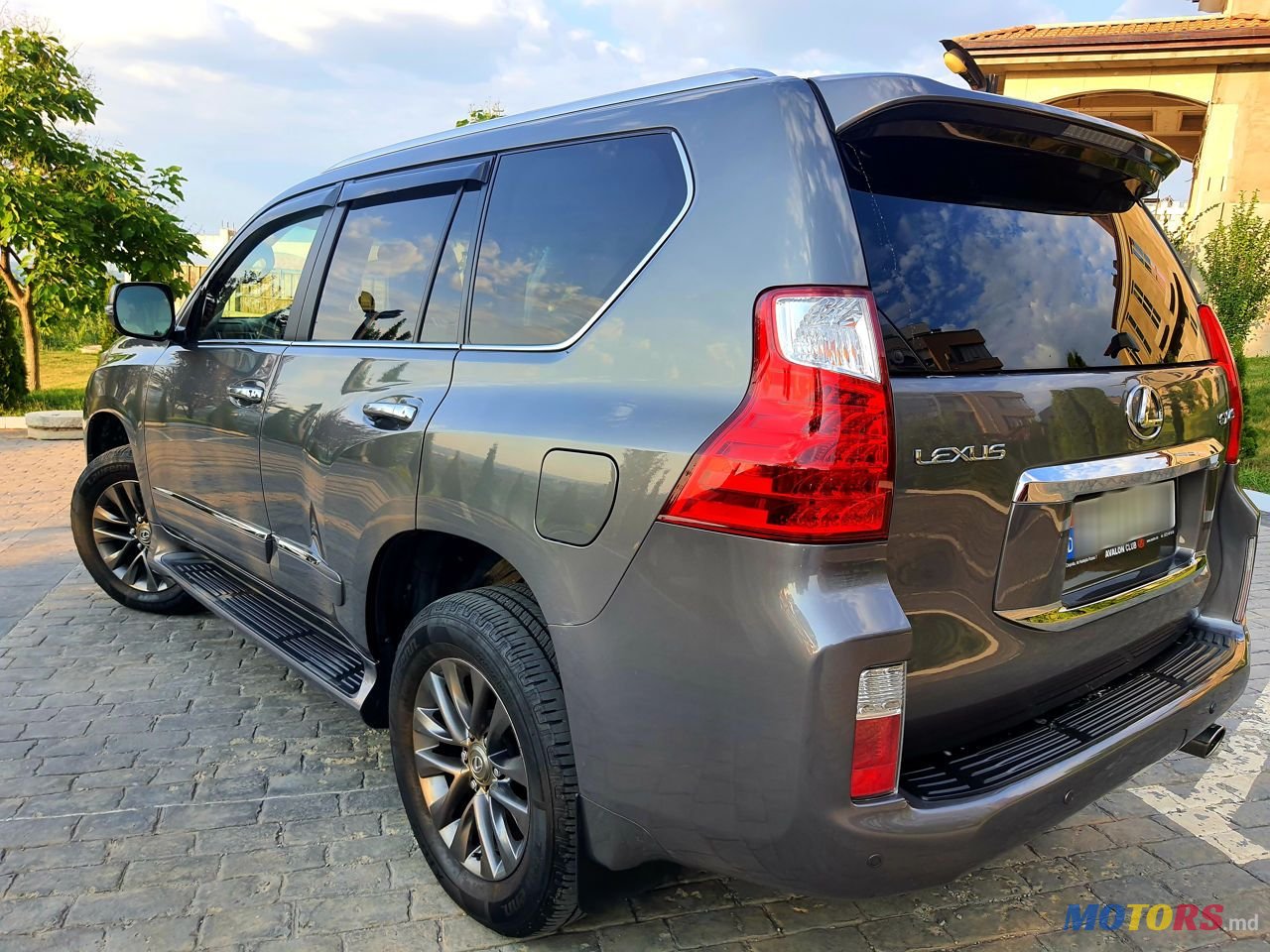 2010' Lexus Gx Series photo #3