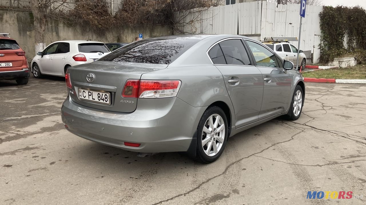 2011' Toyota Avensis photo #3