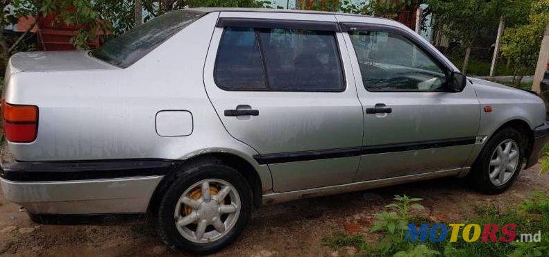 1994' Volkswagen Vento photo #3