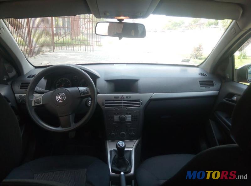 2006' Opel Astra photo #7
