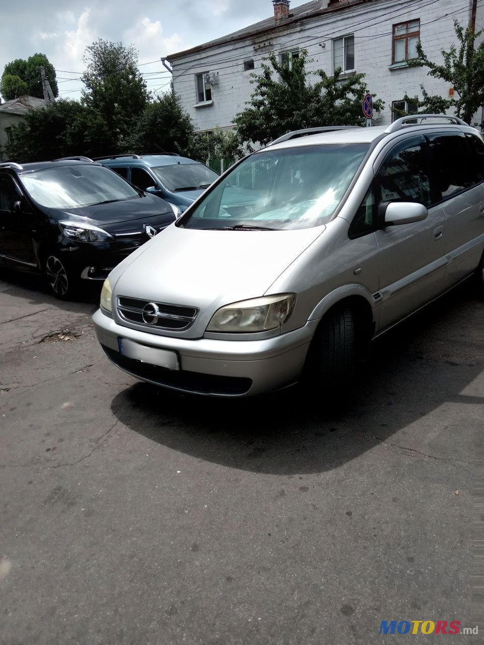 2004' Opel Zafira photo #1