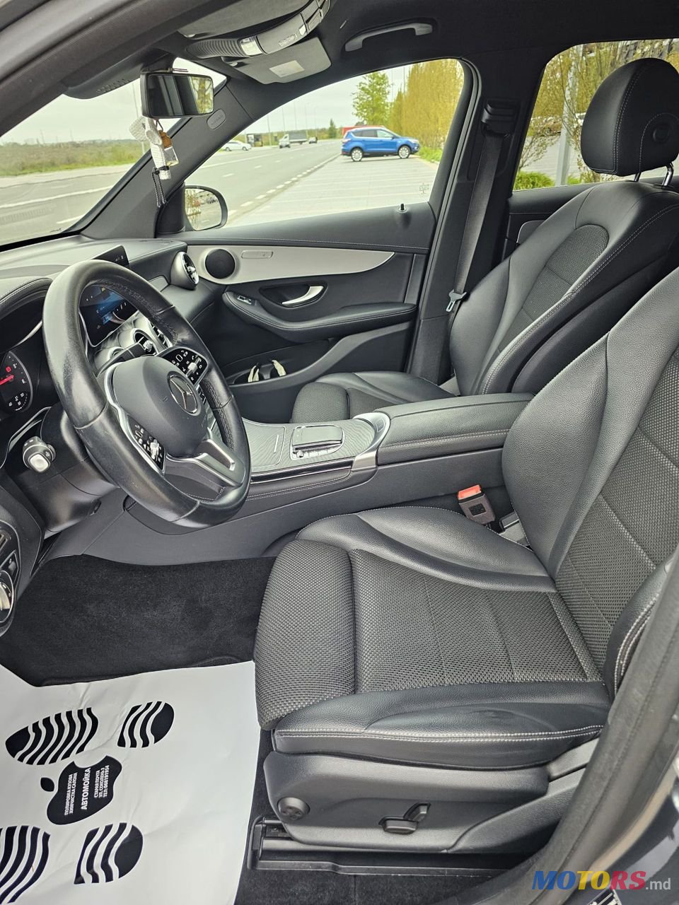 2020' Mercedes-Benz GLC photo #5