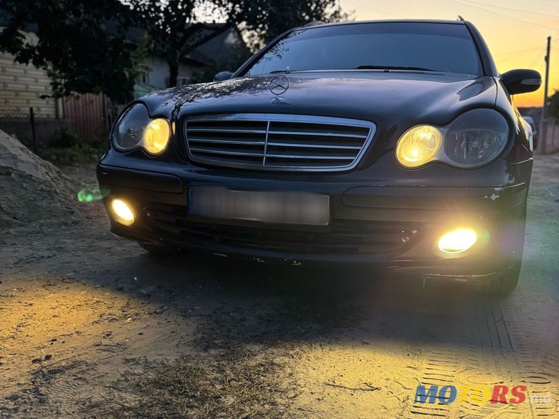 2004' Mercedes-Benz C-Class photo #2