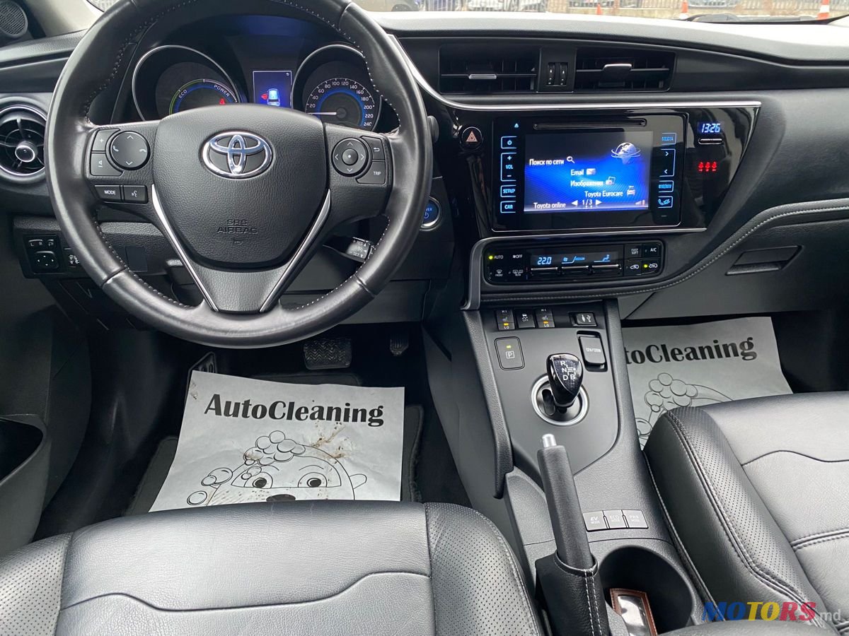 2015' Toyota Auris photo #6