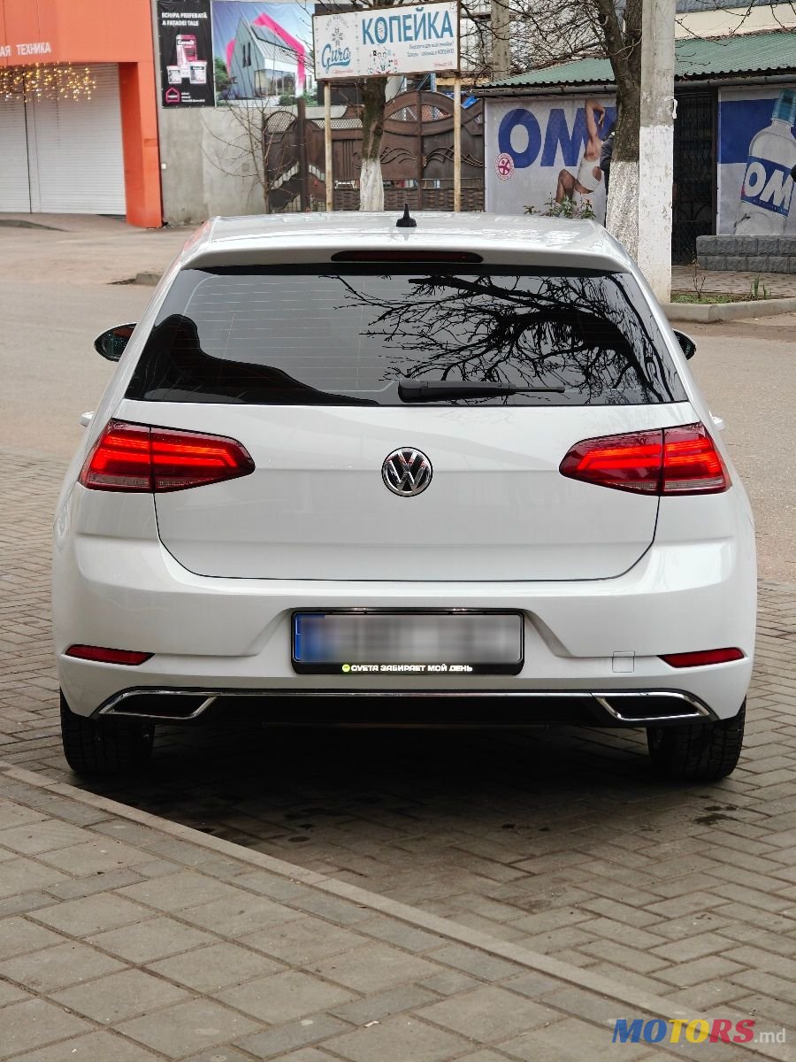 2019' Volkswagen Golf photo #4