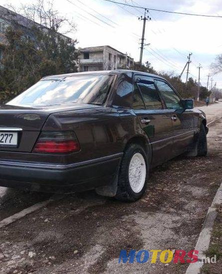 1993' Mercedes-Benz 124 photo #1