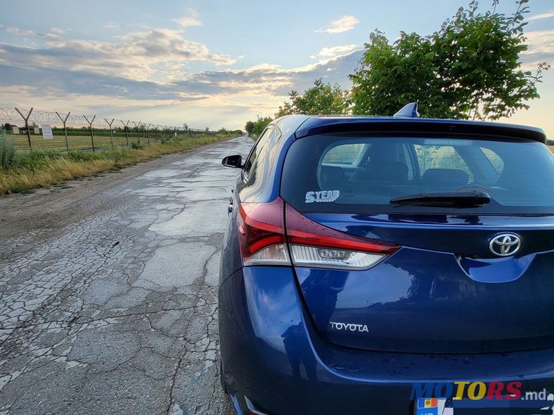 2016' Toyota Auris photo #6