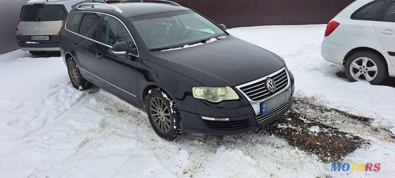 2010' Volkswagen Passat photo #4