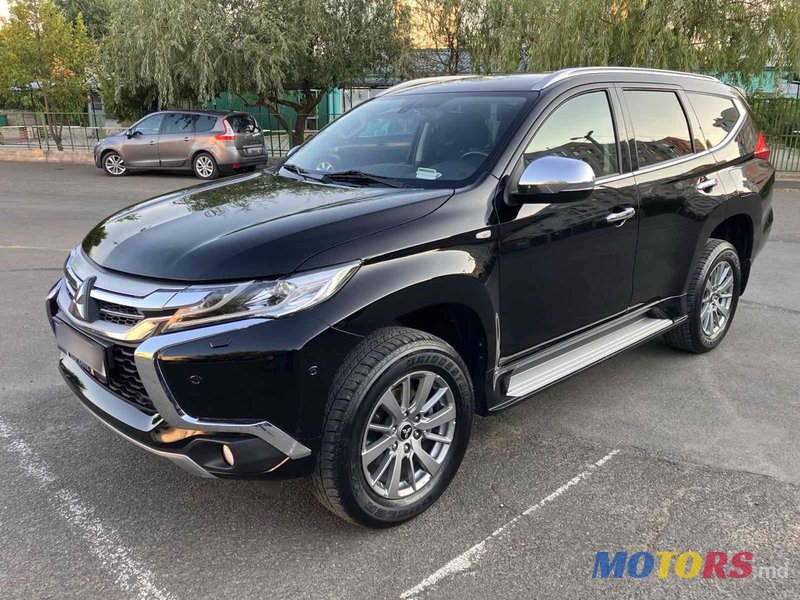 2016' Mitsubishi Pajero Sport photo #1