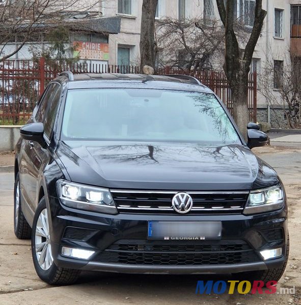 2017' Volkswagen Tiguan photo #1