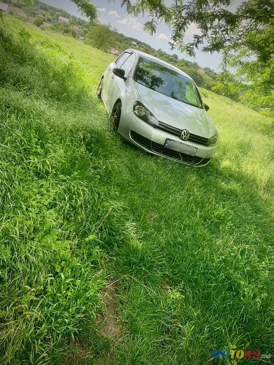 2009' Volkswagen Golf photo #1