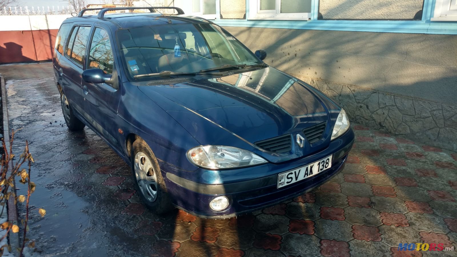 2001' Renault Megane photo #1