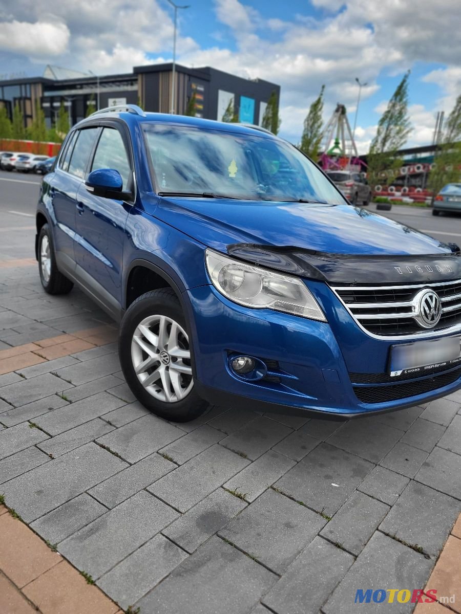 2010' Volkswagen Tiguan photo #3