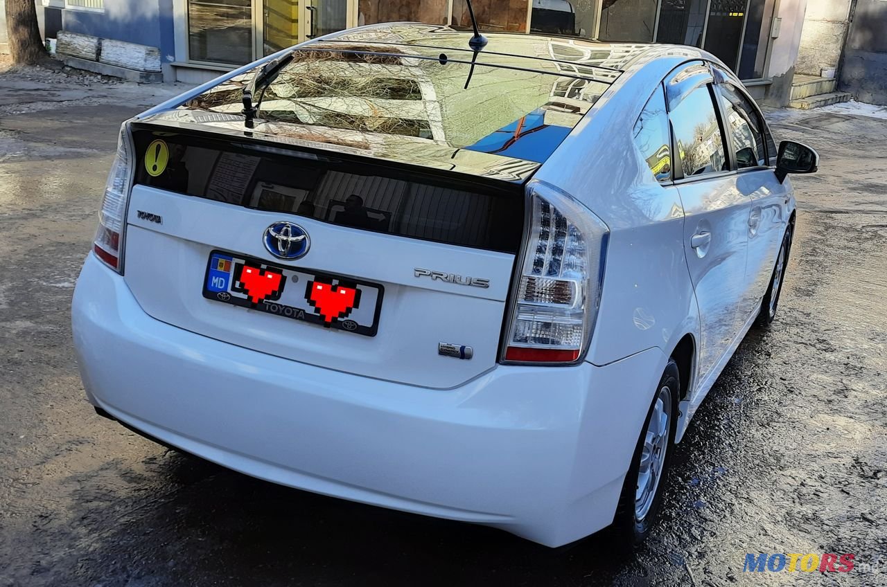 2011' Toyota Prius photo #4