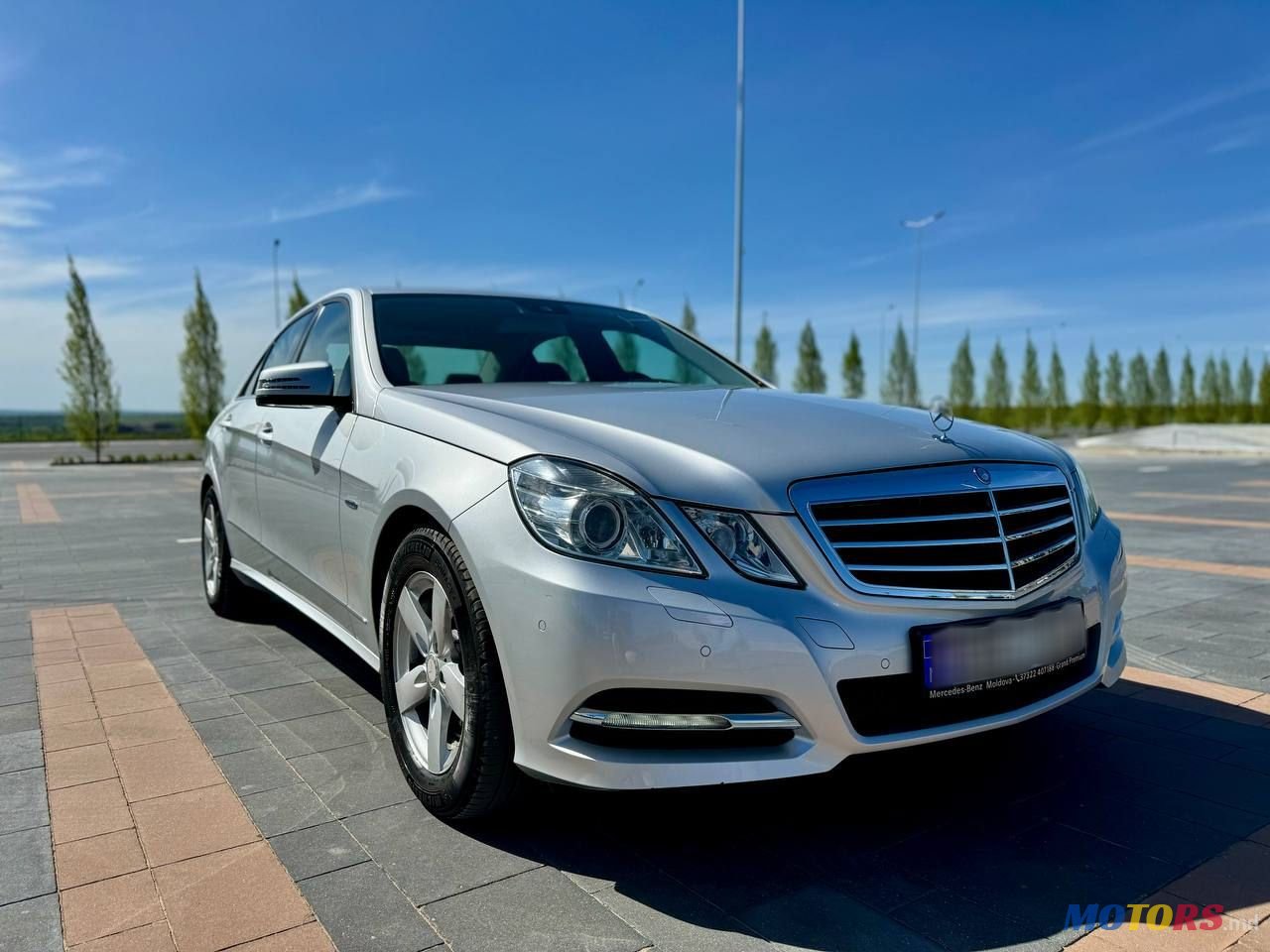 2011' Mercedes-Benz E-Class photo #1