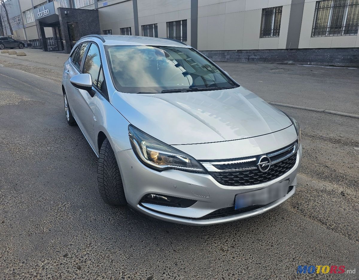 2016' Opel Astra photo #2