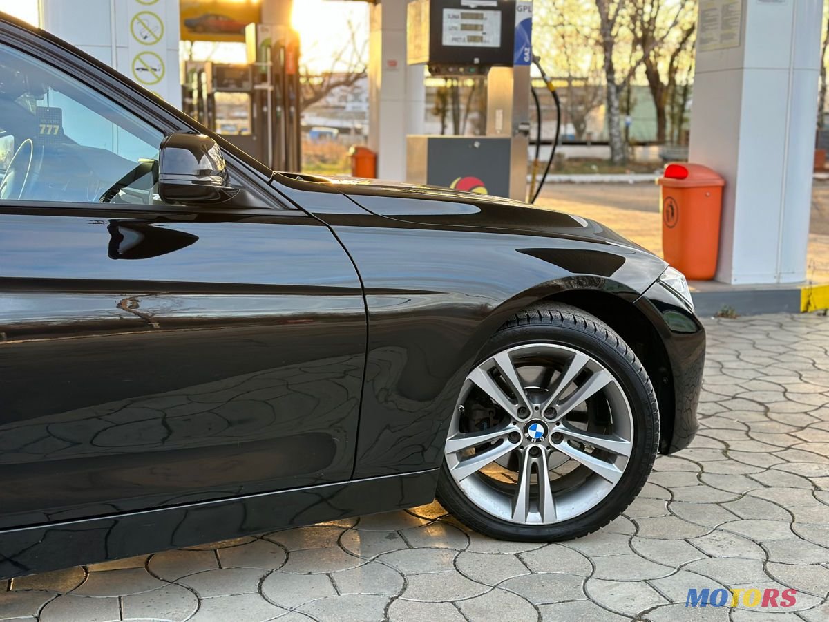 2013' BMW 3 Series photo #6